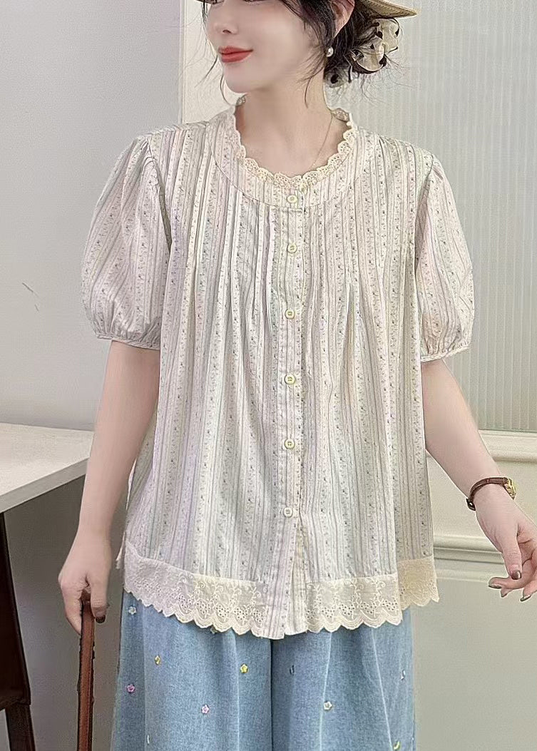 Effortlessly Elegant Top with a Timeless Design