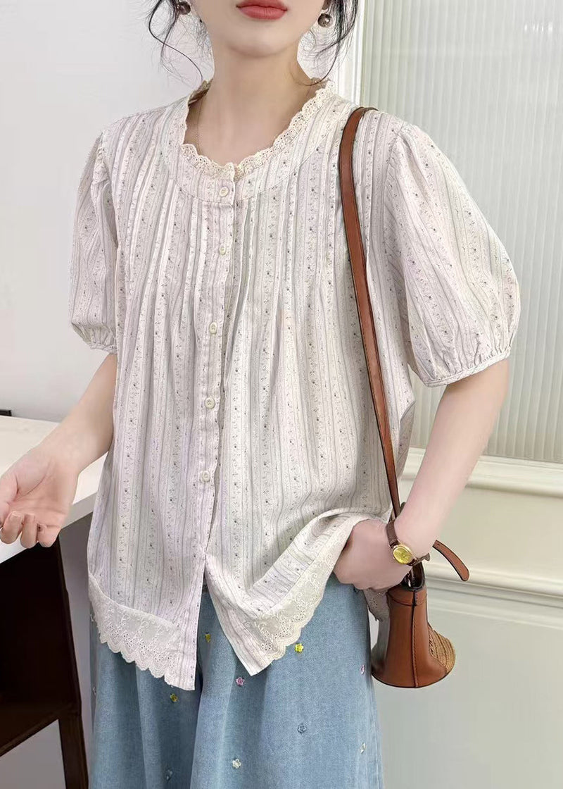 Effortlessly Elegant Top with a Timeless Design