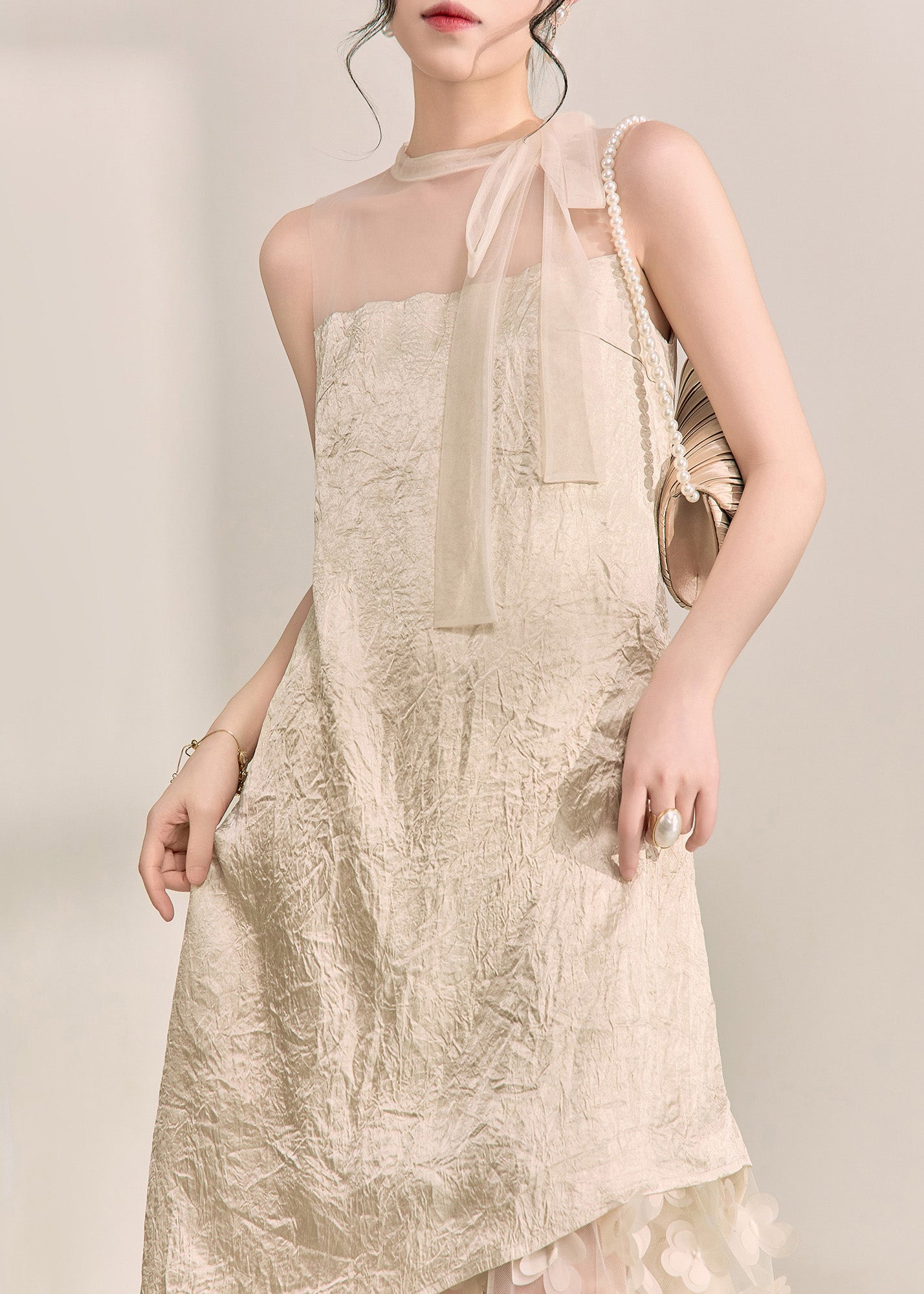 Well Tailored Dress with a Graceful Silhouette