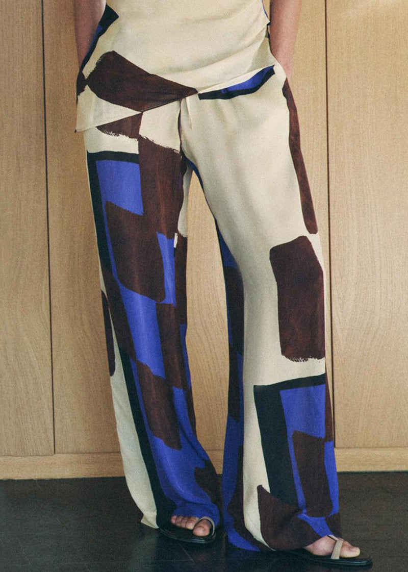 Gracefully Styled Pants for Any Occasion