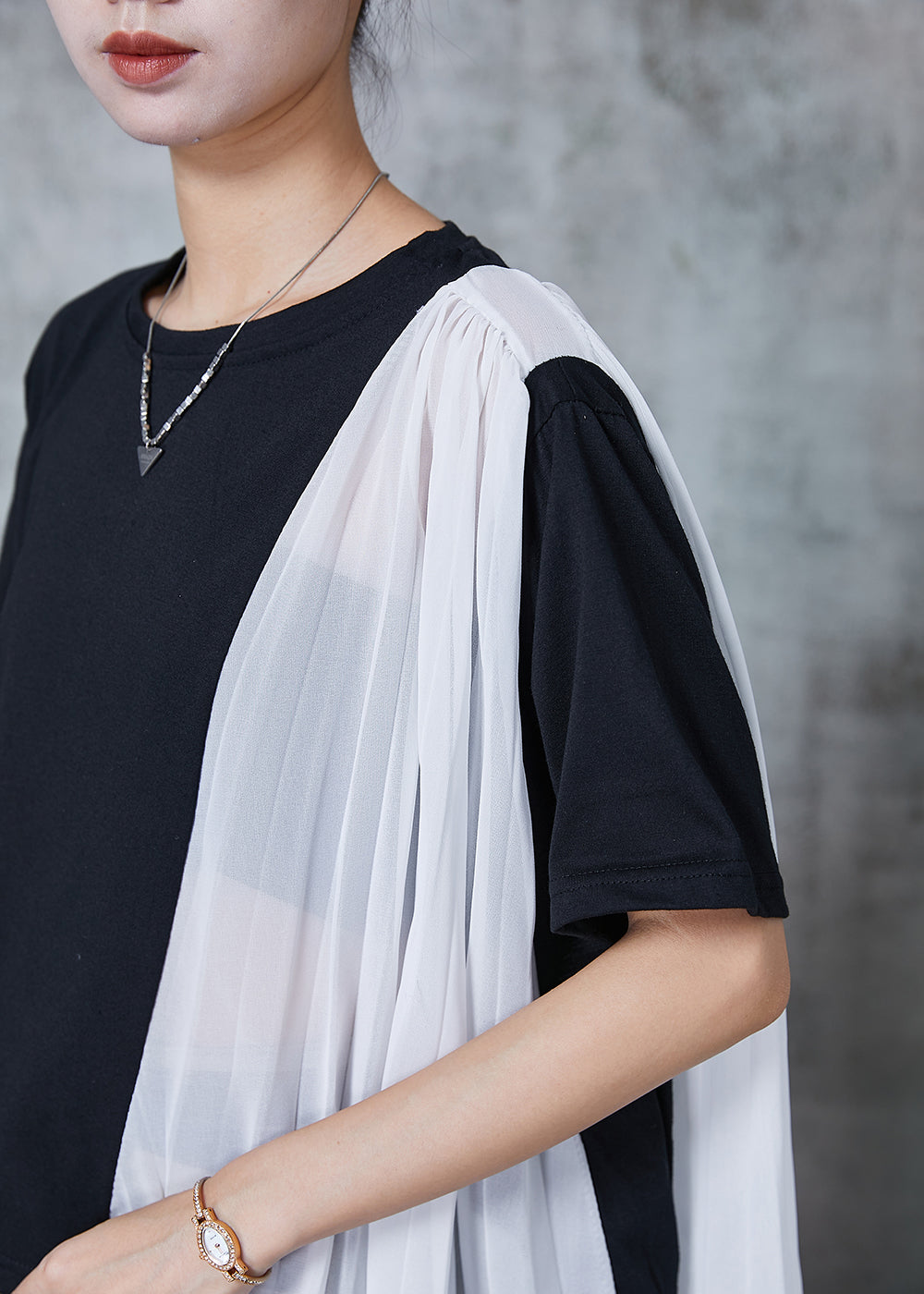 Sophisticated Garment with a Clean Classic Look
