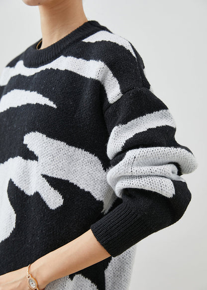 Effortlessly Elegant Top with a Timeless Design