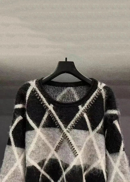 Effortlessly Elegant Sweater with a Timeless Design