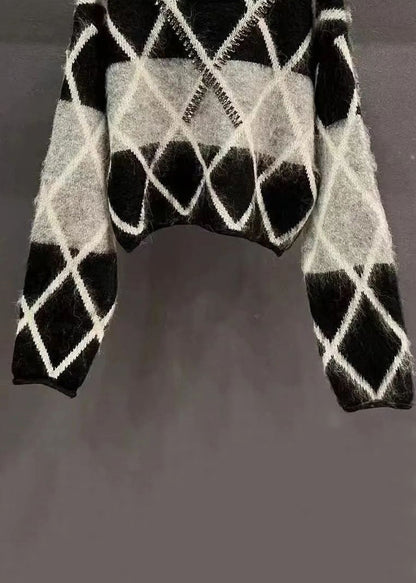 Effortlessly Elegant Sweater with a Timeless Design