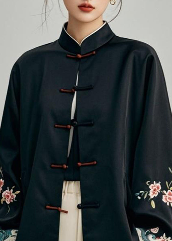 Elegantly Styled Coat for Everyday Wear