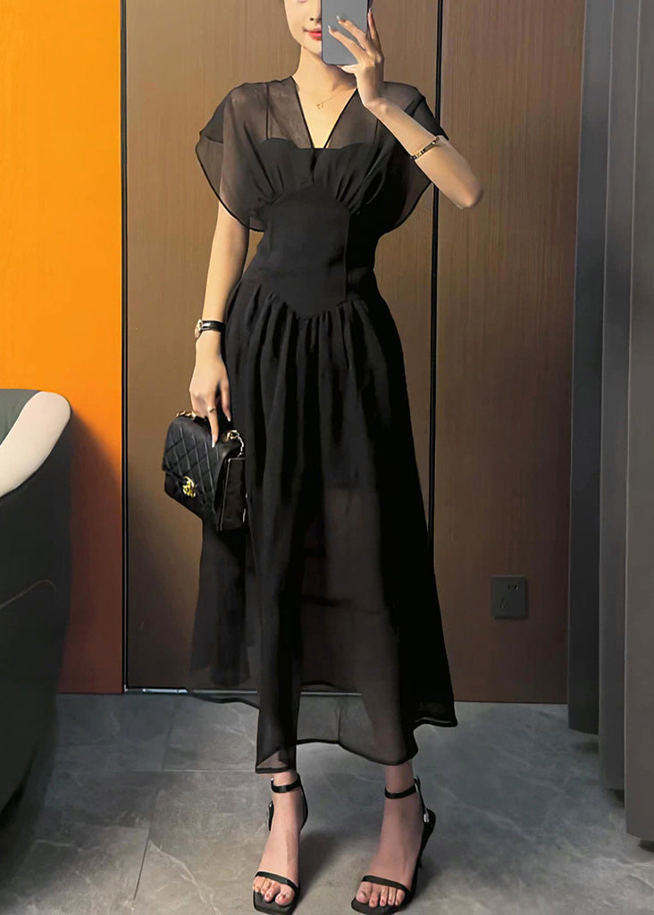 Beautifully Finished Dress in a Timeless Design