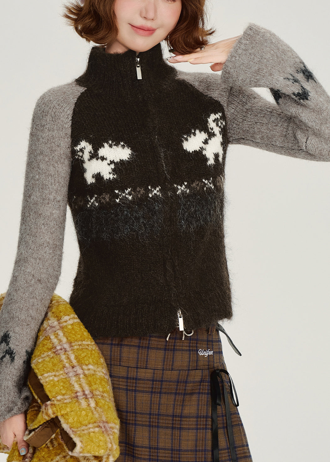 Well Tailored Cardigan with a Graceful Silhouette