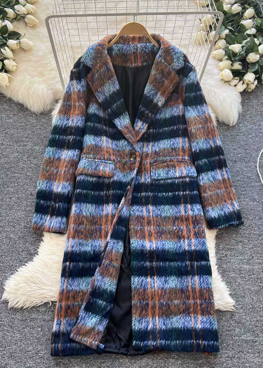 Elegantly Styled Coat for Everyday Wear