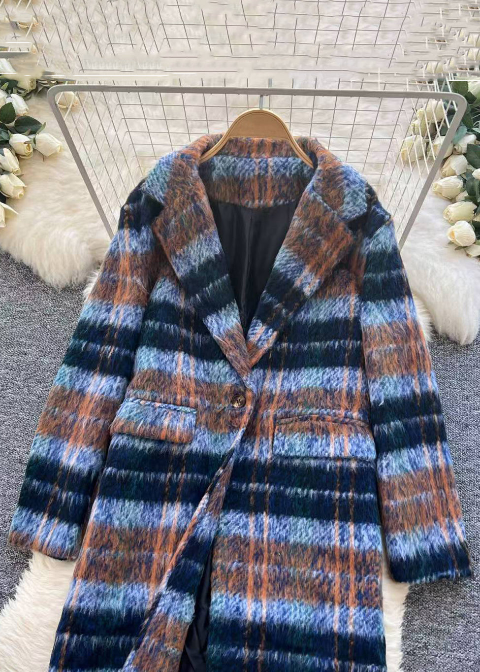 Elegantly Styled Coat for Everyday Wear