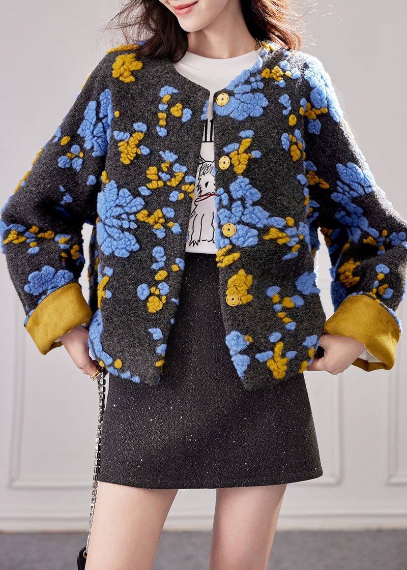 Gracefully Styled Coat for Any Occasion