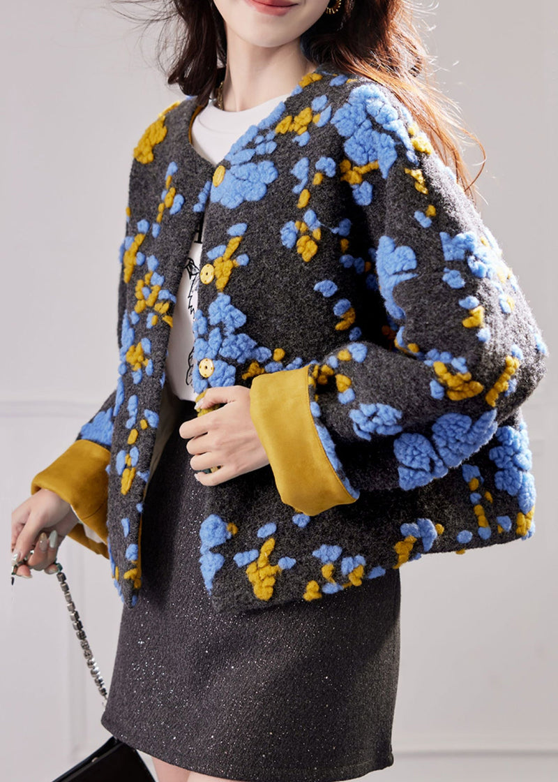 Gracefully Styled Coat for Any Occasion