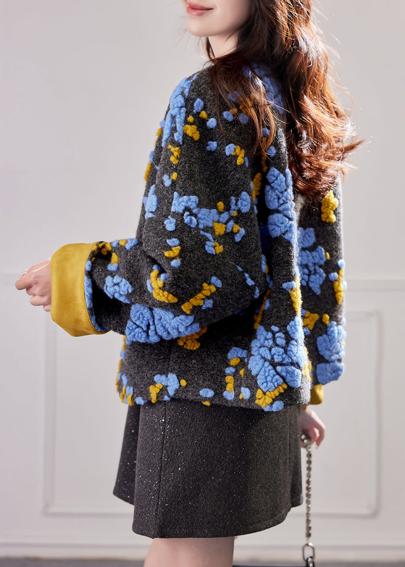 Gracefully Styled Coat for Any Occasion