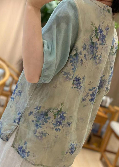 A Vintage Style Top with Delicate Timeless Details