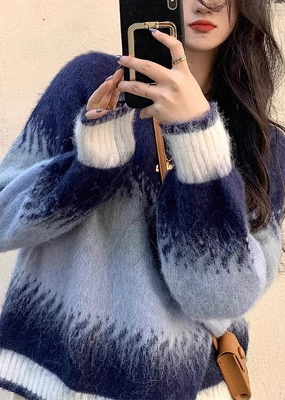 Effortlessly Elegant Sweater with a Timeless Design