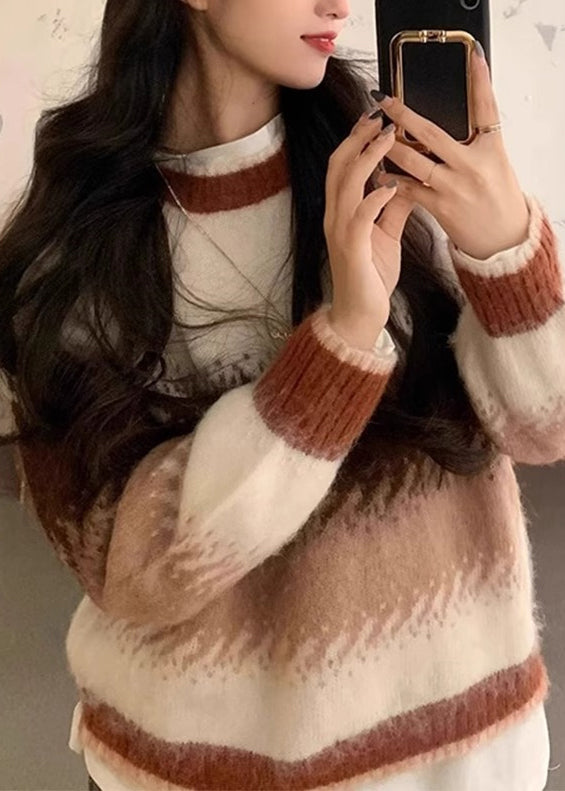 Effortlessly Elegant Sweater with a Timeless Design