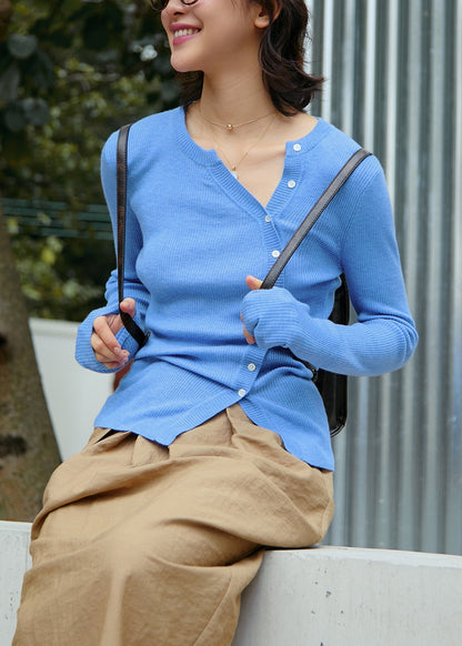 Beautifully Finished Top in a Timeless Design