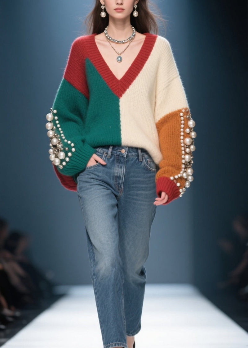 Effortlessly Elegant Sweater with a Timeless Design