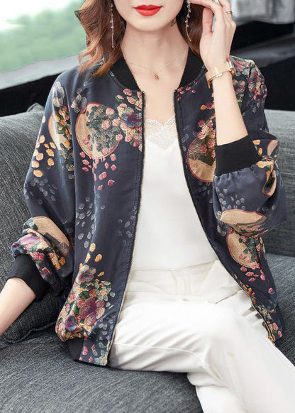 Well Tailored Coat with a Graceful Silhouette