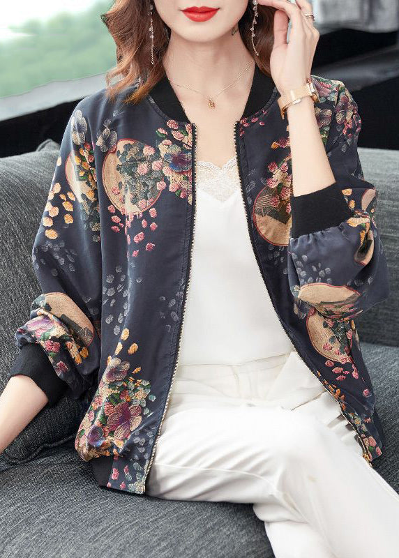 Well Tailored Coat with a Graceful Silhouette