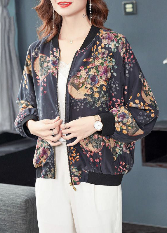 Well Tailored Coat with a Graceful Silhouette