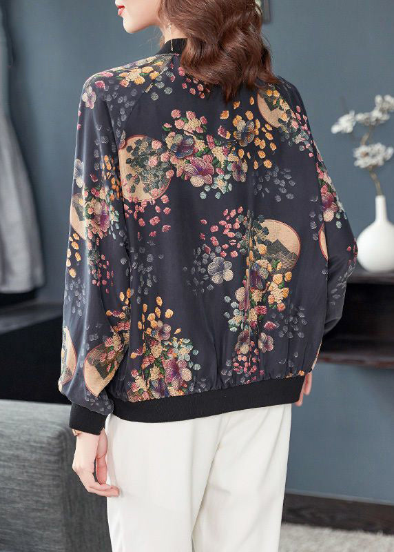 Well Tailored Coat with a Graceful Silhouette