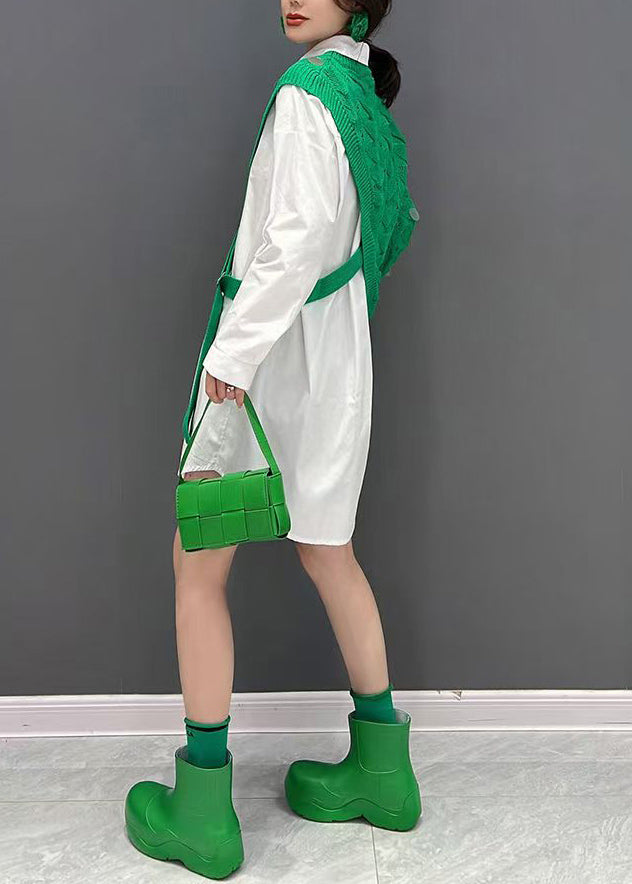 Well Tailored Sweater with a Graceful Silhouette