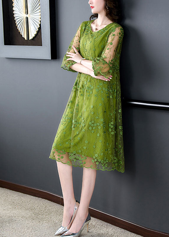 Classic Vintage Dress with a Flattering Fit