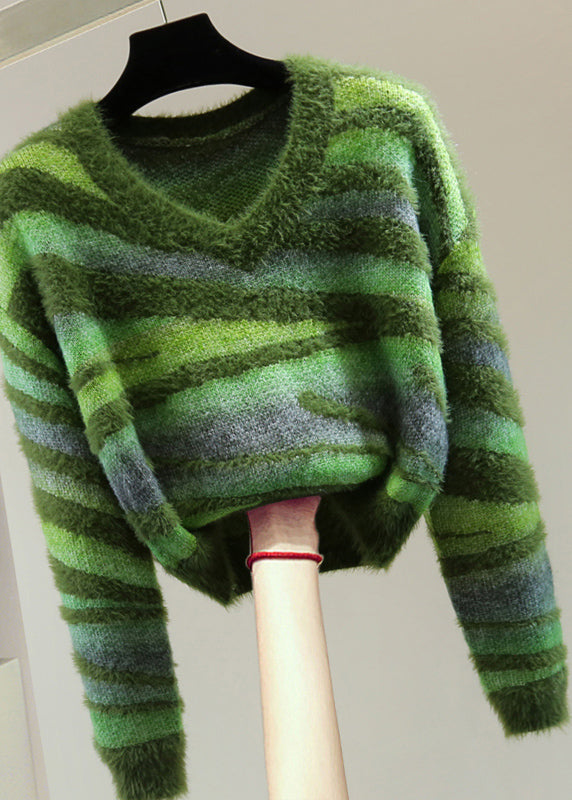 Beautifully Finished Sweater in a Timeless Design