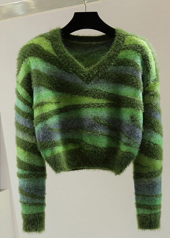 Beautifully Finished Sweater in a Timeless Design