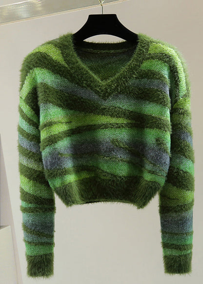 Beautifully Finished Sweater in a Timeless Design