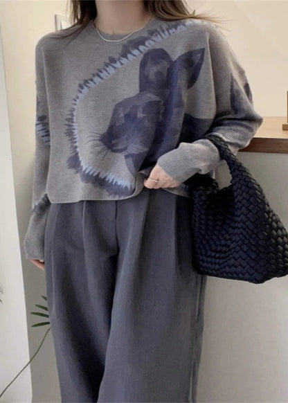 Effortlessly Elegant Sweater with a Timeless Design