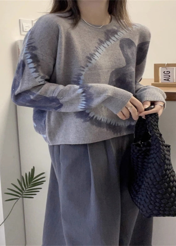 Effortlessly Elegant Sweater with a Timeless Design