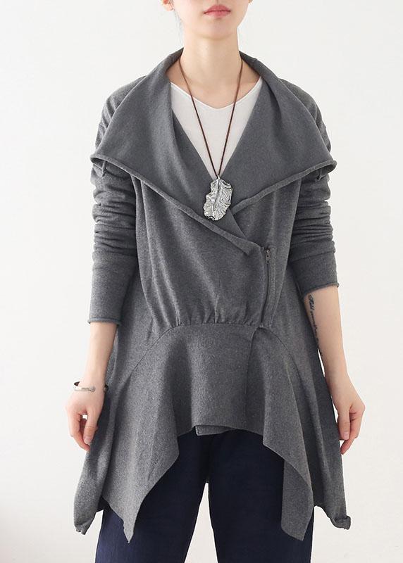 Well Tailored Coat with a Graceful Silhouette