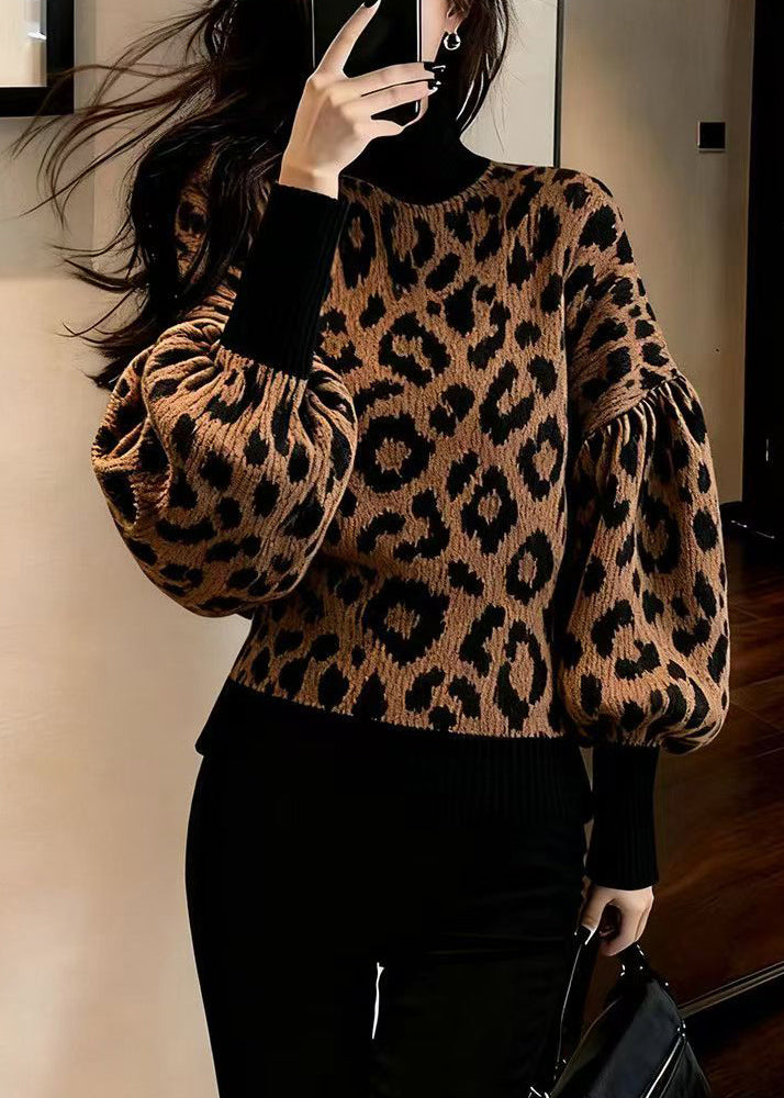 Classic Vintage Sweater with a Flattering Fit