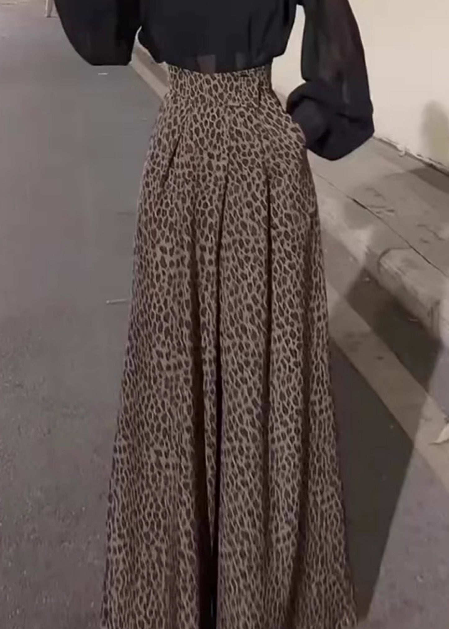 Classic Vintage Pants with a Flattering Fit