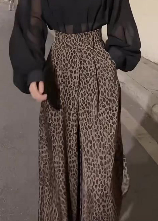 Classic Vintage Pants with a Flattering Fit