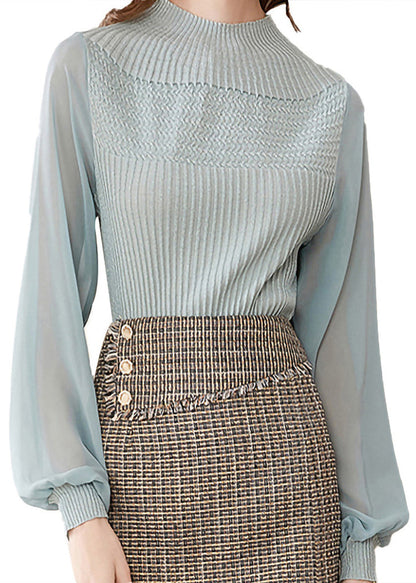 Classic Vintage Sweater with a Flattering Fit