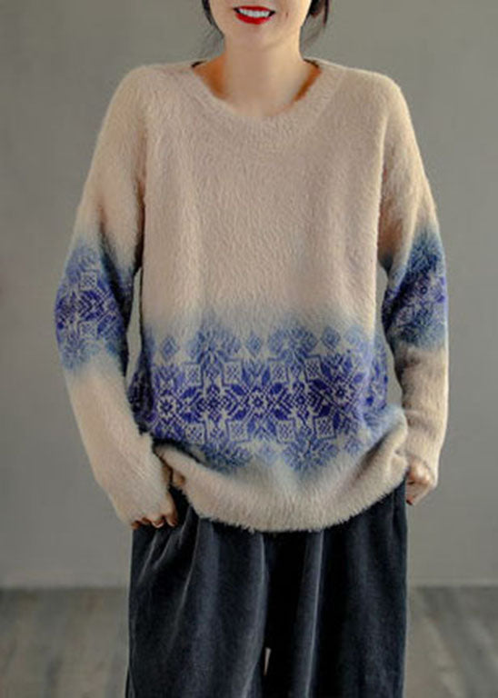 Effortlessly Elegant Top with a Timeless Design