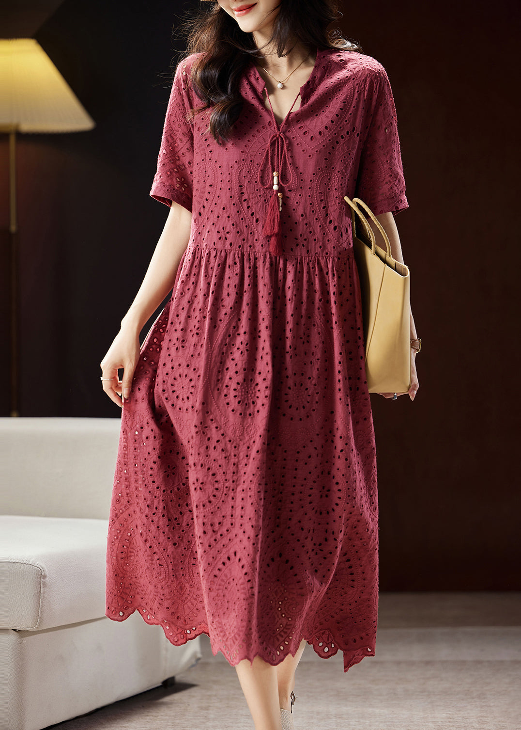Effortlessly Elegant Dress with a Timeless Design