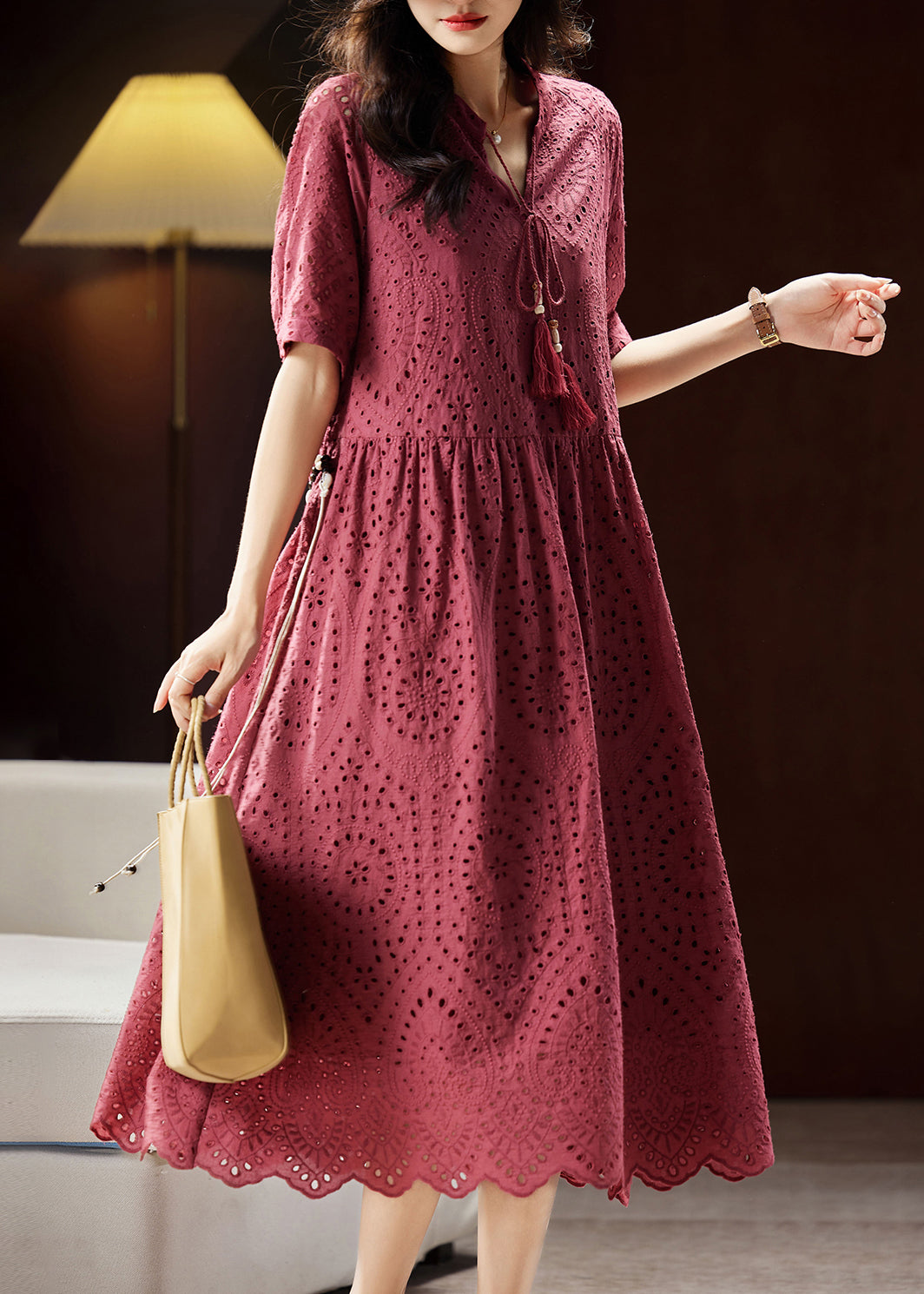 Effortlessly Elegant Dress with a Timeless Design