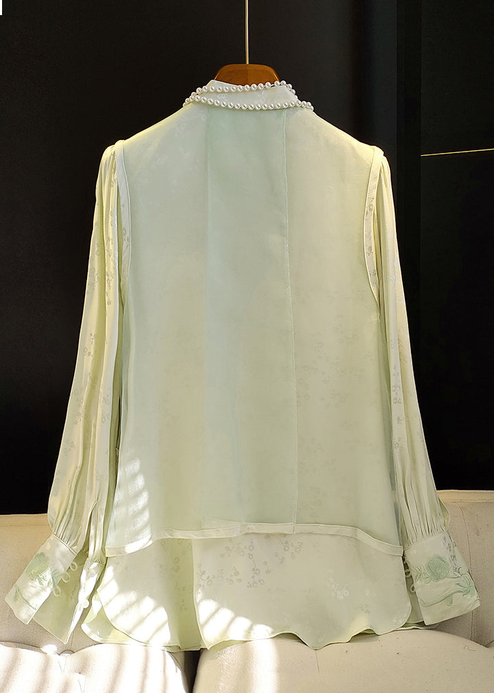 Sophisticated Blouse with a Clean Classic Look