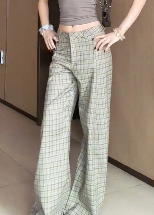 Sophisticated Pants with a Clean Classic Look