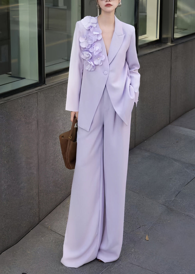 Effortlessly Elegant Pants with a Timeless Design