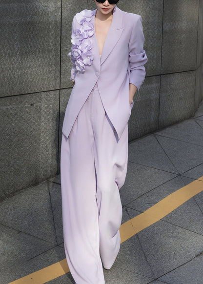 Effortlessly Elegant Pants with a Timeless Design