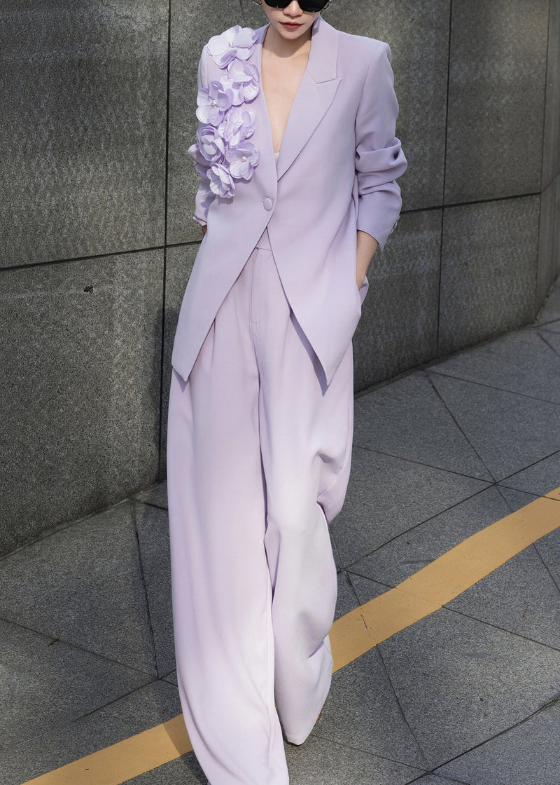 Effortlessly Elegant Pants with a Timeless Design