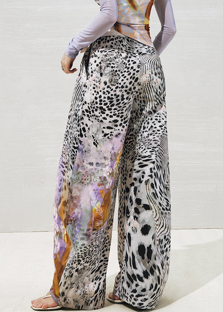Well Tailored Pants with a Graceful Silhouette