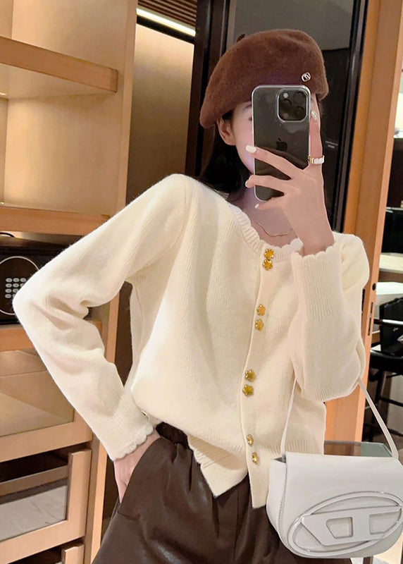 Classic Vintage Cardigan with a Flattering Fit
