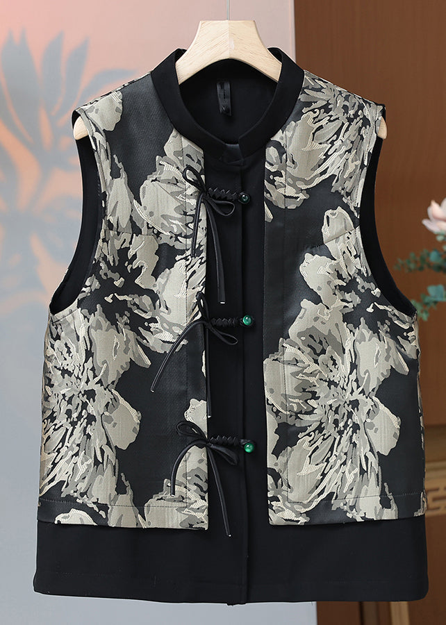 Well Tailored Coat with a Graceful Silhouette