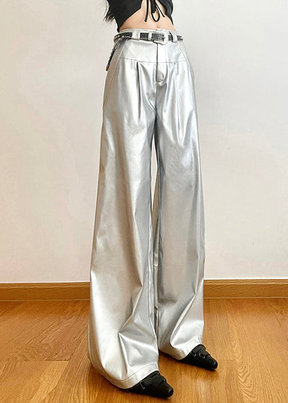Well Tailored Pants with a Graceful Silhouette
