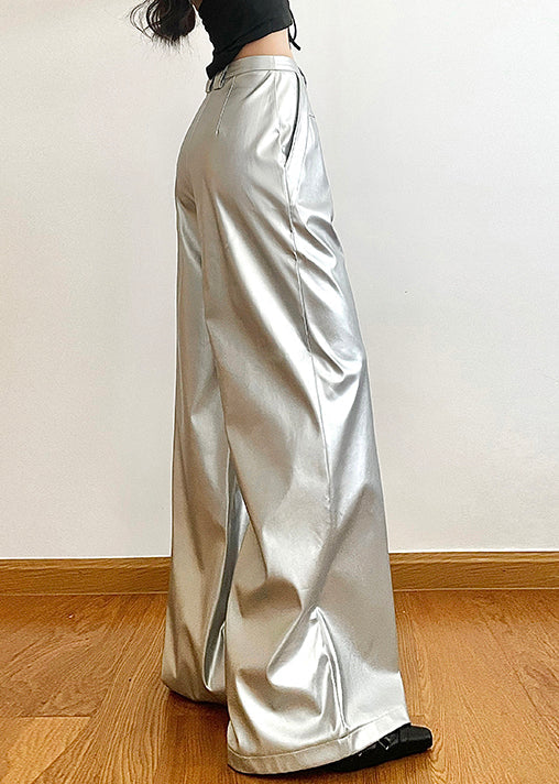 Well Tailored Pants with a Graceful Silhouette
